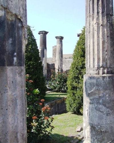 Guided Pompeii tour with lunch included