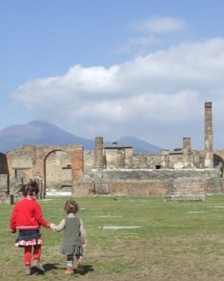 What to see from Naples - Pompeii and Herculaneum